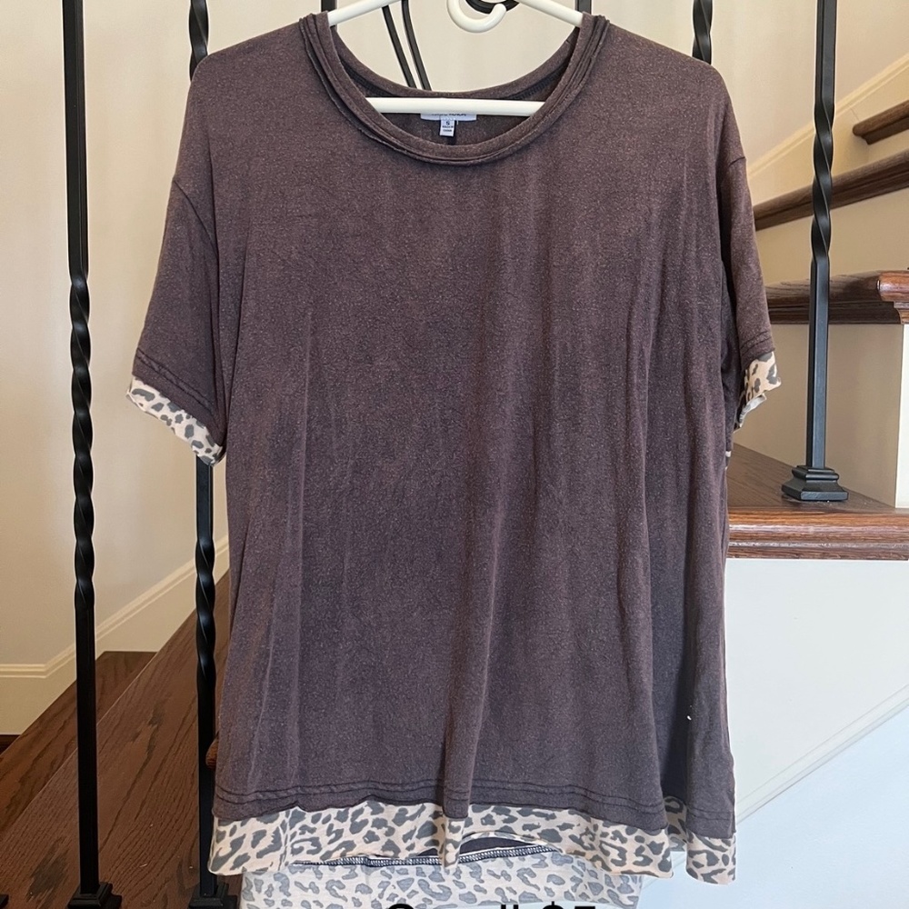 Purplish Leopard print trim shirt